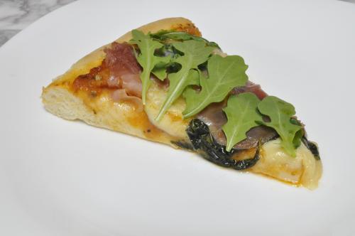 Jak uvařit pizza s prošutem a rukolou ? Snadné recept, připravený za 60 - 90 minut